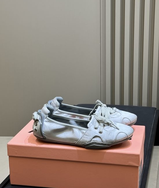 Acne Studios Charming Ballet Flats with Delicate Details