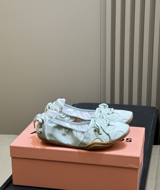 Acne Studios Charming Ballet Flats with Delicate Details