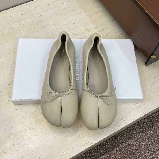 Maison Margiela Custom Flat Mary Jane Ballet Shoes with Tassel Bow
