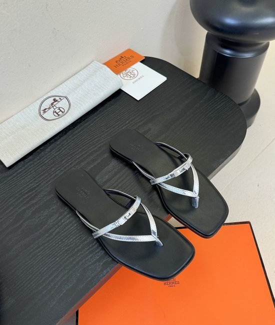 Hermes Minimalist Thong Sandals Soft Leather Comfortable Sole