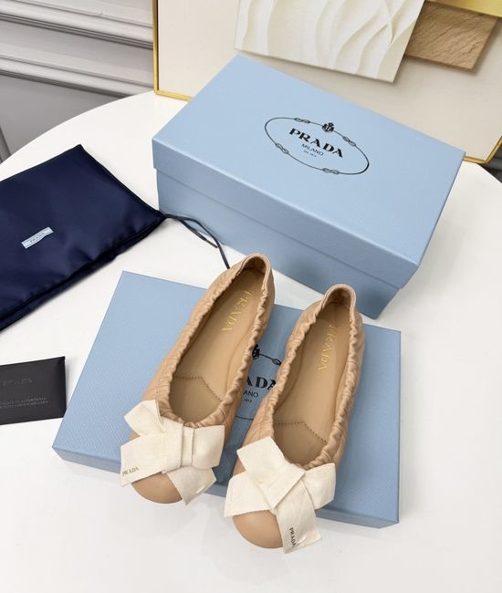 Prada Soft Sheepskin Slip-on Versatile Comfort Casual Shoes