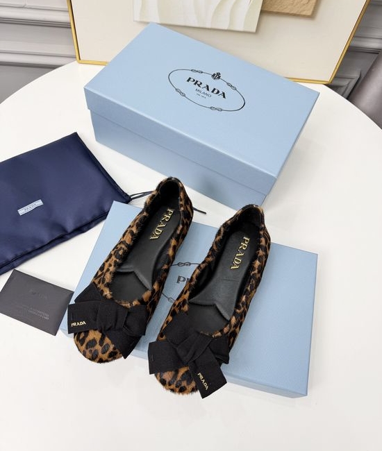 Prada Soft Sheepskin Slip-on Versatile Comfort Casual Shoes