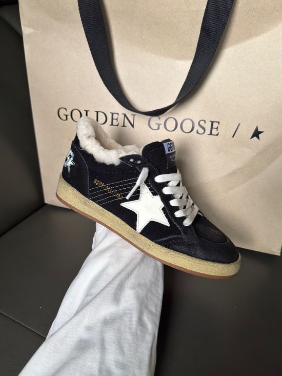 Golden Goose Casual Sneakers Warm Black Fleece Lining Design