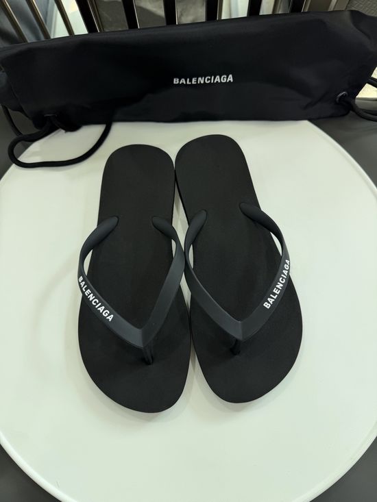 Balenciaga Durable Soft Footbed Logo Strap Flip Flops