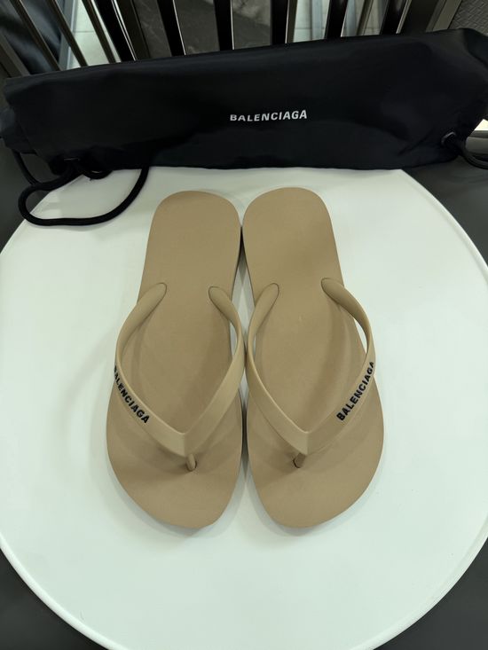 Balenciaga Durable Soft Footbed Logo Strap Flip Flops
