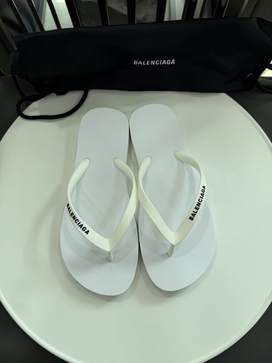 Balenciaga Durable Soft Footbed Logo Strap Flip Flops