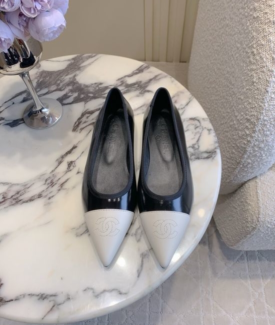 Chanel Pointed Toe Flat Leather Shoes Elegant Daily Wear