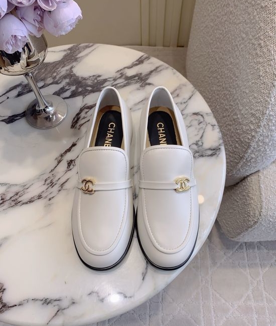 Chanel Leather Loafer Shoes Classic Logo Decor Casual Footwear