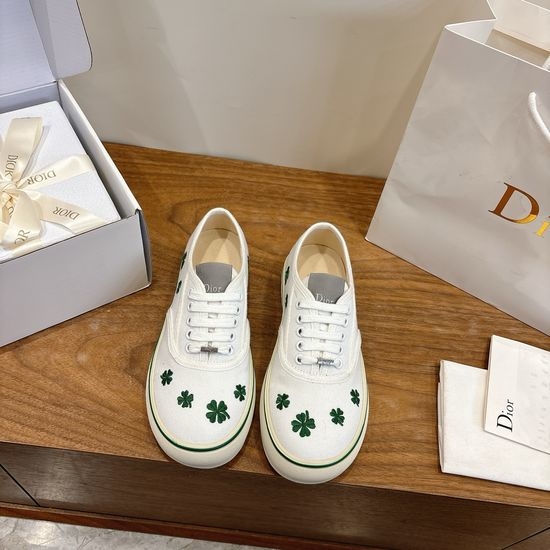 Christian Dior CD Low-top Canvas Shoes with Floral Embroidered Pattern