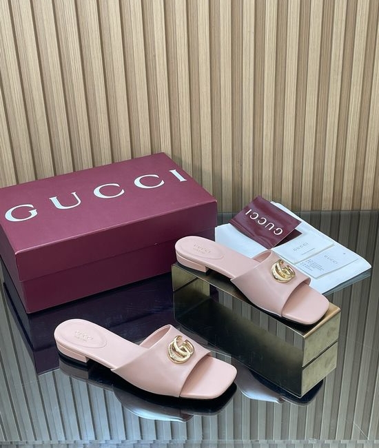 Gucci Metallic Leather Buckle Flat Sandals With Sheepskin Lining