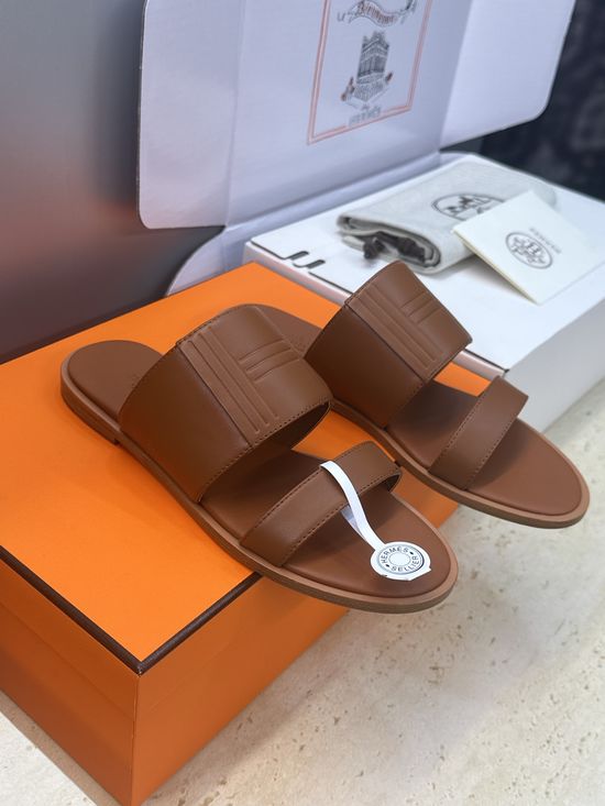 Hermes Flat Color-block Round Toe Jelly Sandals