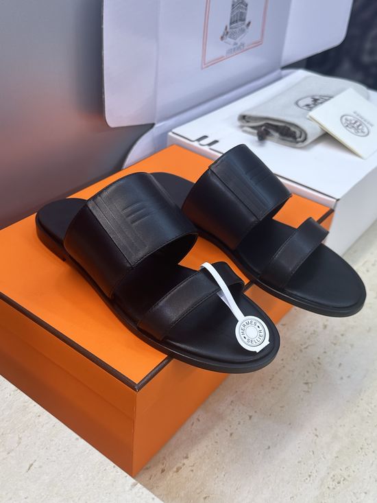 Hermes Flat Color-block Round Toe Jelly Sandals