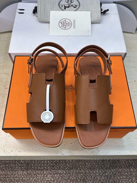 Hermes Color Block Flip-Flops with Round Toe and Flat Heel