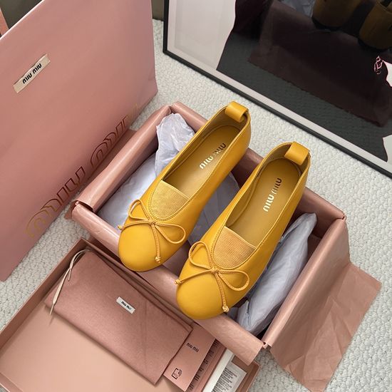 Miu Miu Bow Detail Leather Round Toe Ballet Flats