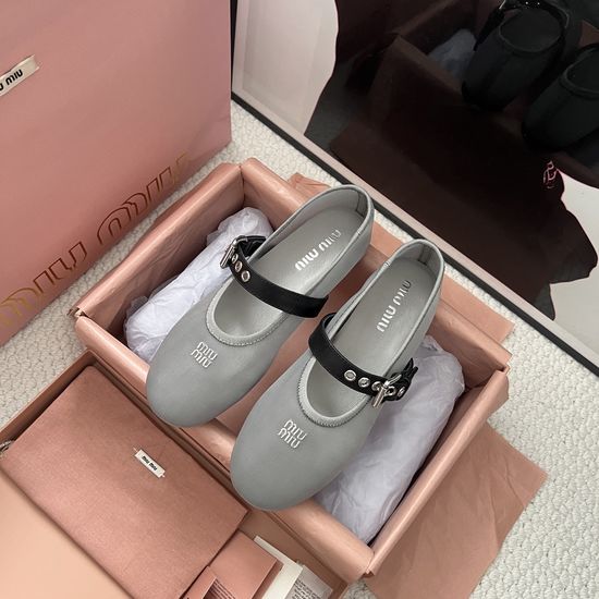 Miu Miu Breathable Mesh Lightweight Comfortable Flat Shoes