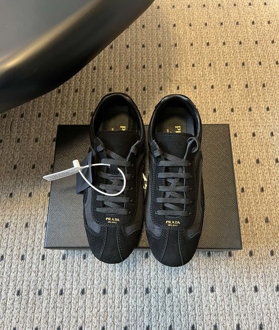 Prada Vintage Casual Low-top Comfortable Walking Sneakers