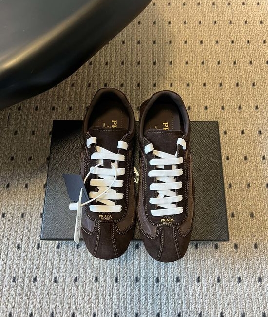 Prada Vintage Casual Low-top Comfortable Walking Sneakers