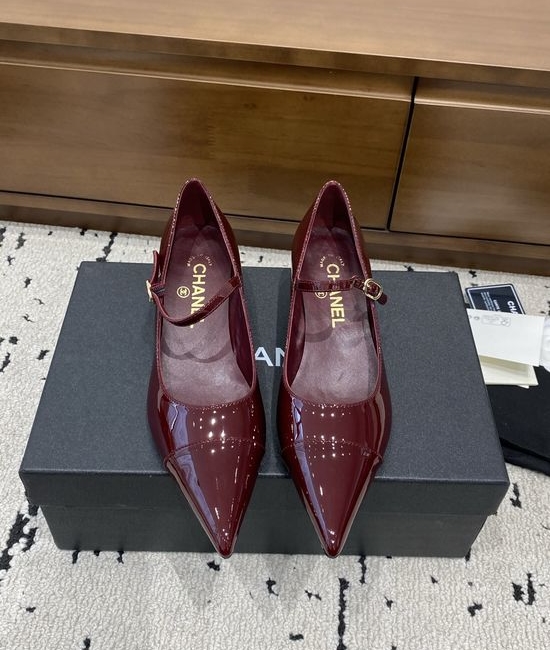 Chanel Pointed Toe Low Heel Sandals Versatile Daily Footwear