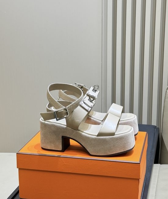 Hermes Comfortable Platform Leather Sandals With Metal Buckle Detail