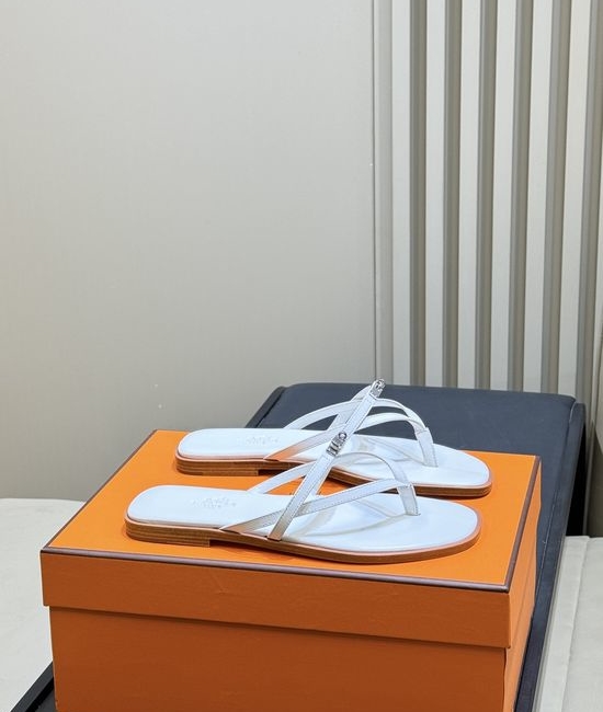 Hermes Soft Leather Buckle Flip Flops Comfortable Casual Footwear