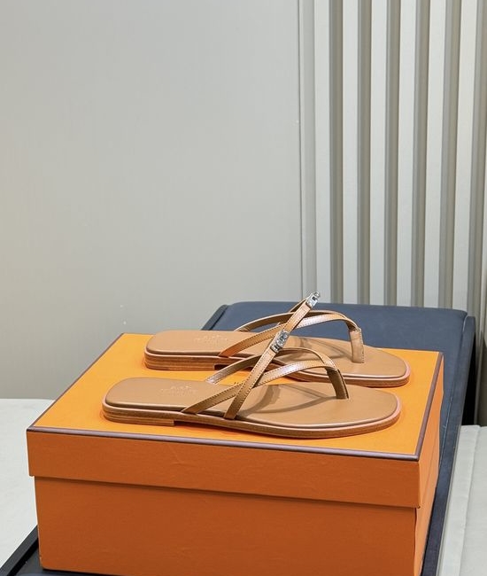 Hermes Soft Leather Buckle Flip Flops Comfortable Casual Footwear