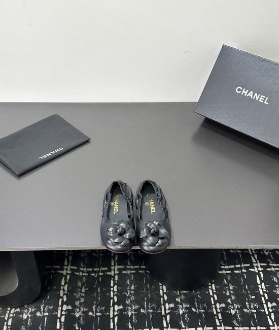 Chanel Sheepskin Upper Slides Non Slip Sole Luxury Gift Packaging