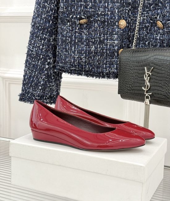 Chloe Minimalist Patent Leather Pumps Comfortable Versatile Footwear