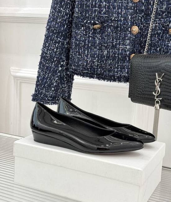 Chloe Minimalist Patent Leather Pumps Comfortable Versatile Footwear