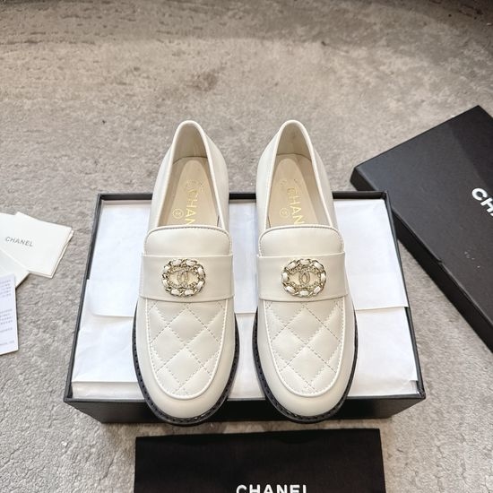 Chanel Genuine Leather Loafers Elegant Classic Daily Footwear