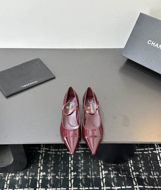 Chanel Classic Pointed-Toe Low-Heeled Mary Jane Shoes