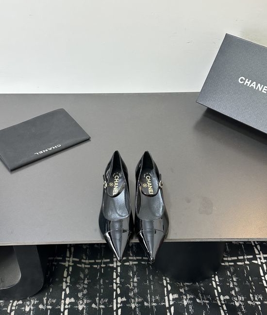 Chanel Classic Pointed-Toe Low-Heeled Mary Jane Shoes