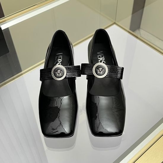 Versace Versatile Square Toe Leather Everyday Wear Flats