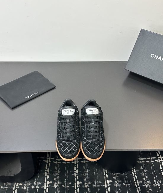 Chanel Trendy Panda-Colored Casual Sneakers with Soft Sole