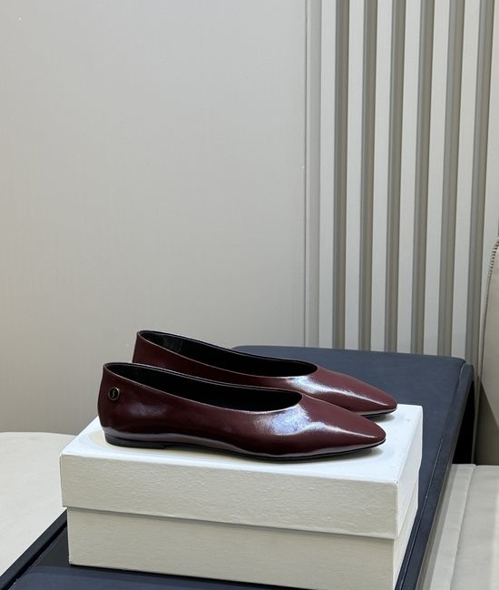 Yves Saint Laurent YSL Elegant Smooth Leather Round Toe Ballet Flats
