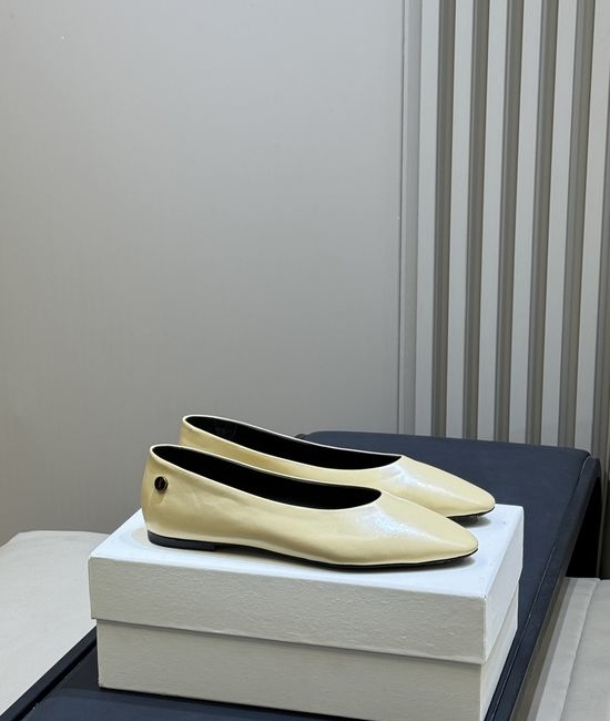 Yves Saint Laurent YSL Elegant Smooth Leather Round Toe Ballet Flats