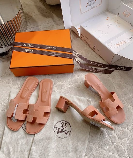 Hermes Premium Leather Slippers with Classic Design