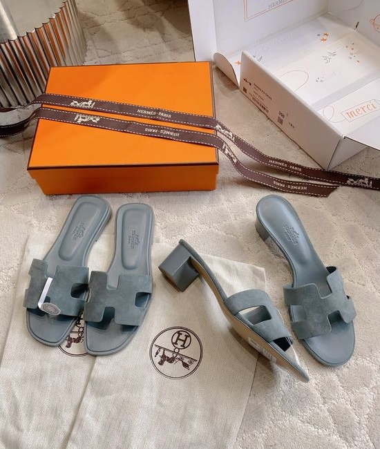 Hermes Premium Leather Slippers with Classic Design