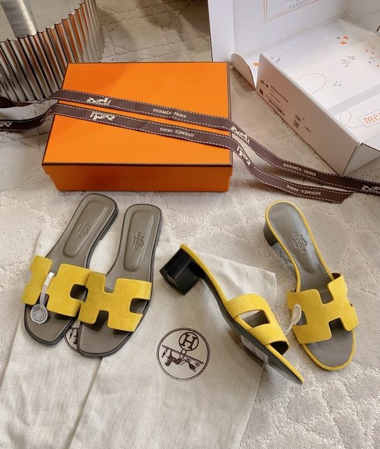 Hermes Premium Leather Slippers with Classic Design