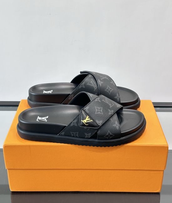 Louis Vuitton LV Top Layer Leather Casual Slip On Slippers