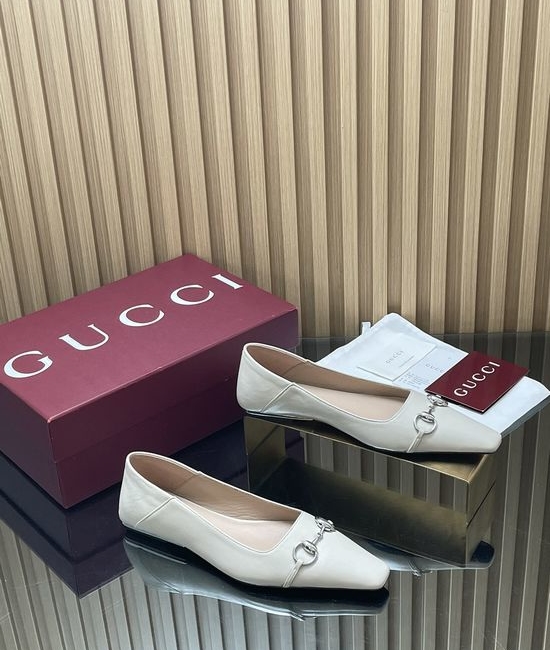 Gucci Square Toe Convertible Leather Loafers with Metal Accent