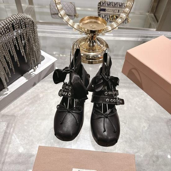 Miu Miu Elegant Bow Detail Soft Leather Ballet Flats