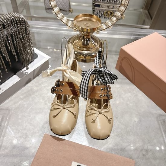 Miu Miu Elegant Bow Detail Soft Leather Ballet Flats