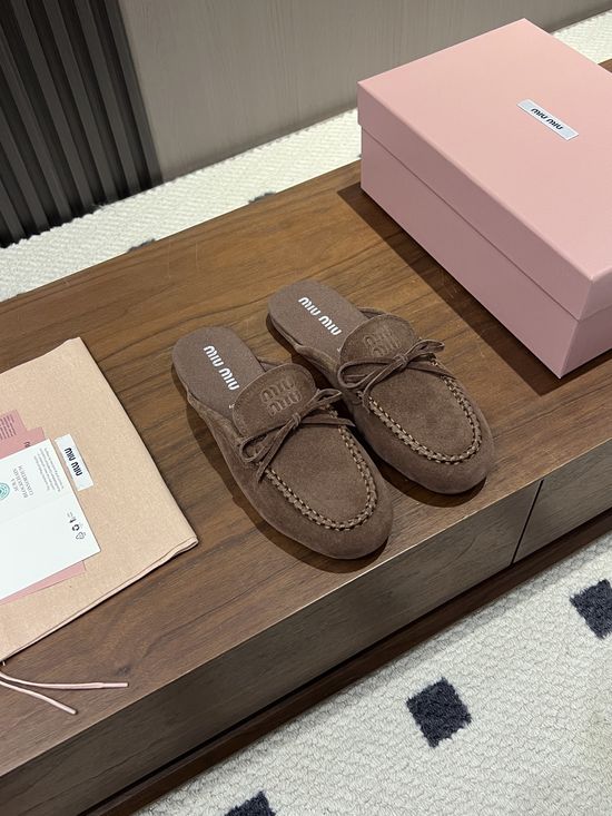 Miu Miu Vintage Leather Bow Slip On Mule Slippers