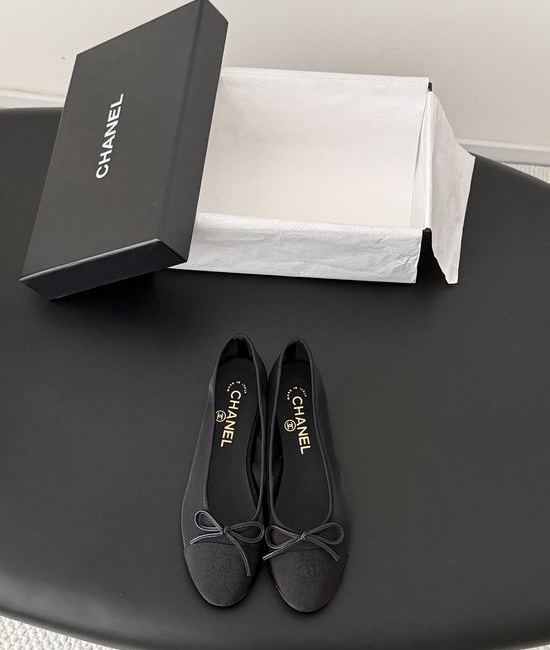 Chanel Classic Elegant Comfortable Flat Ballet Shoes