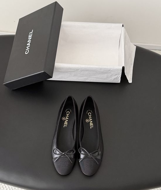 Chanel Classic Elegant Comfortable Flat Ballet Shoes