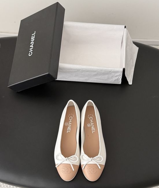 Chanel Classic Elegant Comfortable Flat Ballet Shoes