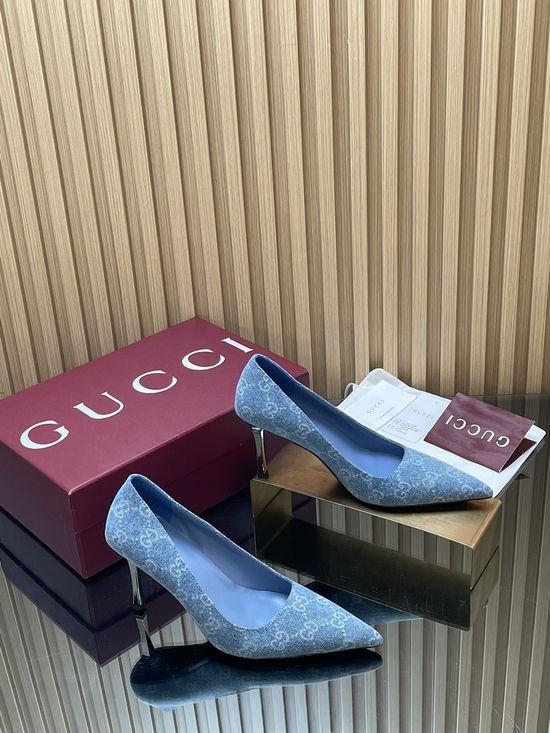 Gucci Elegant Metallic Heel Pointed Toe Fabric Pumps