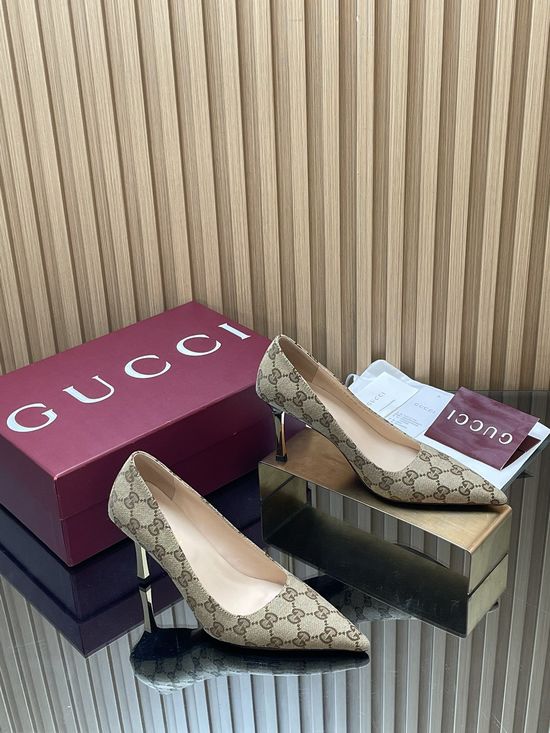 Gucci Elegant Metallic Heel Pointed Toe Fabric Pumps