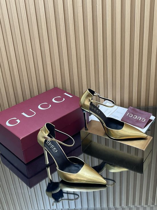 Gucci Elegant Metallic Heel Pointed Toe Hollow Pumps