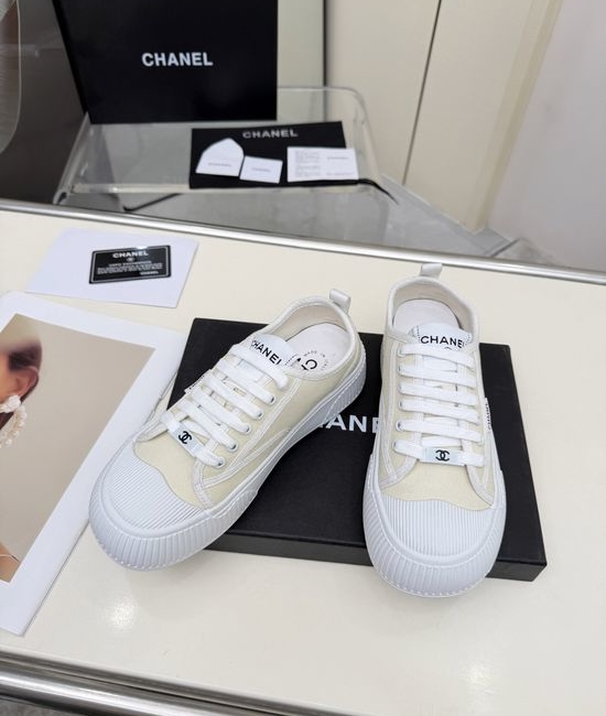 Chanel Stylish Mixed-Material Sporty Sneakers for All Occasions